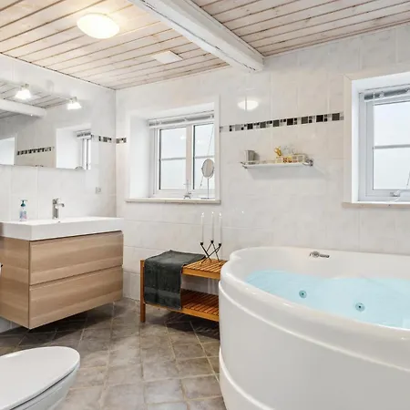 3 Bedroom Lovely In